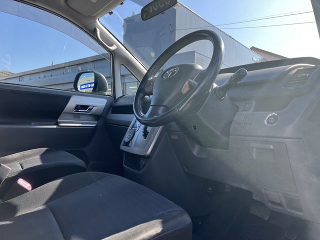 Toyota VOXY 2009-11 15309-7
