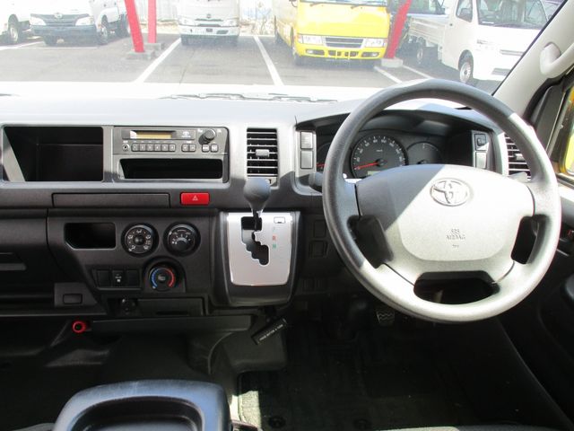 Toyota HIACE WAGON 2017-01 556-8