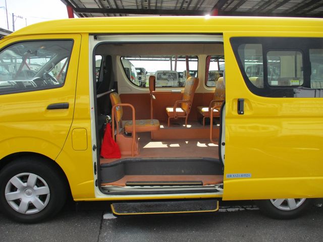 Toyota HIACE WAGON 2017-01 556-6