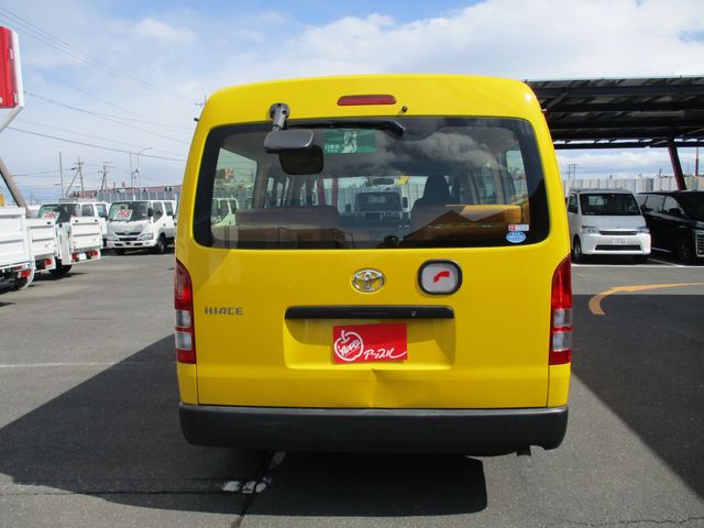 Toyota HIACE WAGON 2017-01 556-3