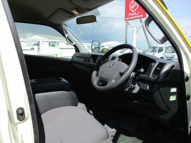 Toyota HIACE WAGON 2017-01 556-9