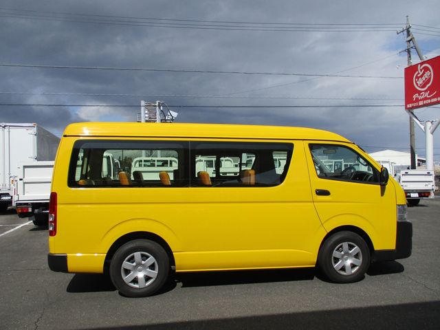 Toyota HIACE WAGON 2017-01 556-5