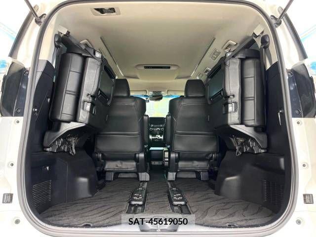 Toyota VELLFIRE 2019-05 369813-10
