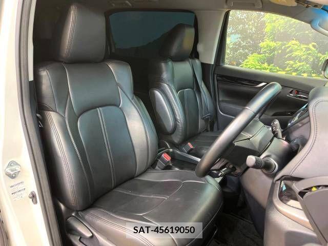 Toyota VELLFIRE 2019-05 369813-7