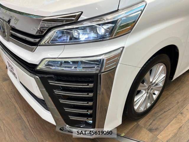 Toyota VELLFIRE 2019-05 369813-12