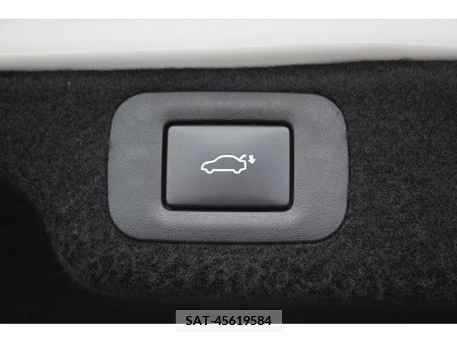 Lexus LS 2018-02 317468-6