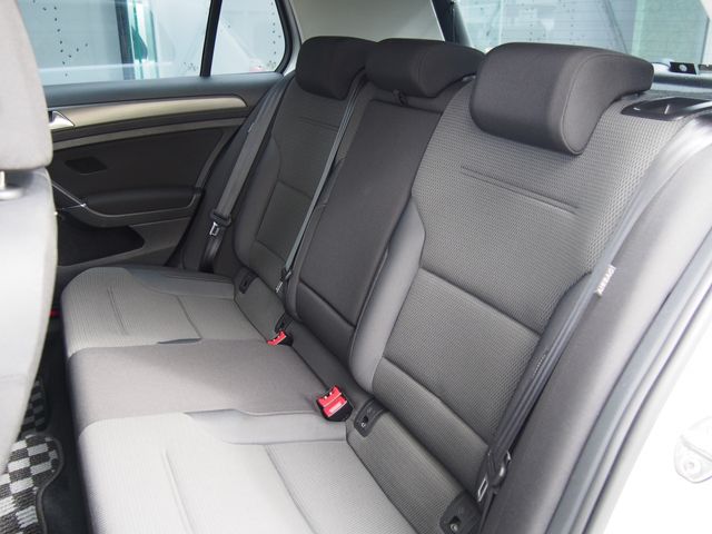 VolksWagen GOLF 2013-09 193114-7