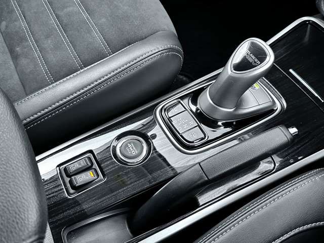 Mitsubishi OUTLANDER PHEV 2015-09 270-12