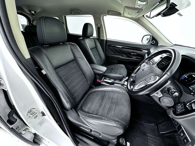 Mitsubishi OUTLANDER PHEV 2015-09 270-5