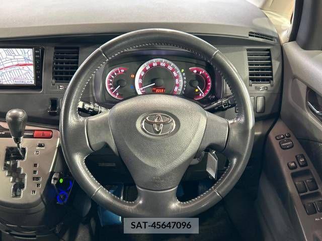 Toyota ISIS 2009-03 321266-11