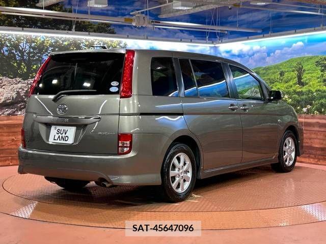 Toyota ISIS 2009-03 321266-17