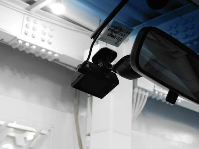 Nissan ELGRAND 2013-05 187793-16