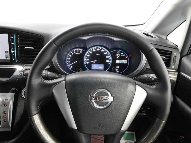 Nissan ELGRAND 2013-05 187793-17