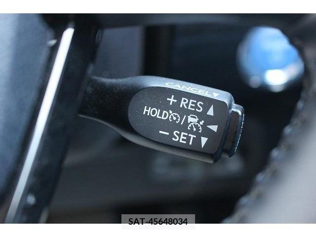 Toyota PRIUS 2019-06 281775-2