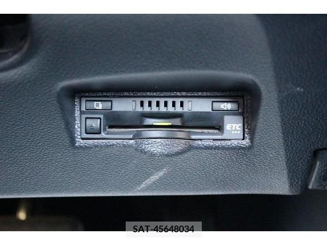 Toyota PRIUS 2019-06 281775-1
