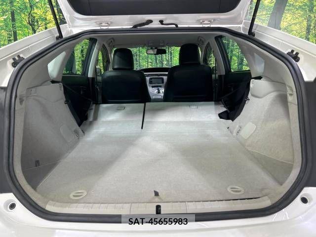Toyota PRIUS 2012-06 322126-10