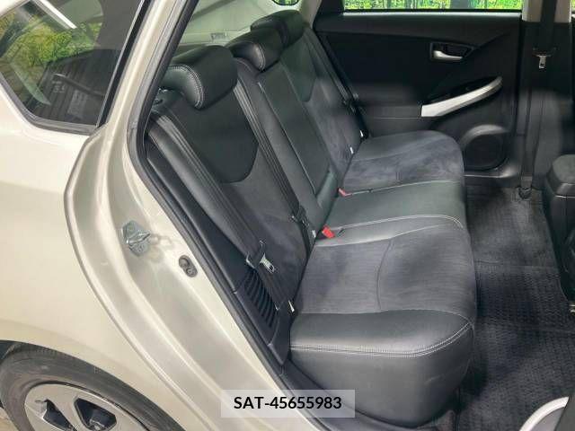 Toyota PRIUS 2012-06 322126-9