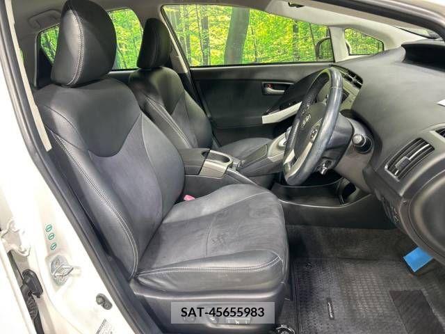 Toyota PRIUS 2012-06 322126-8