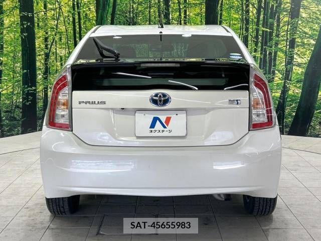 Toyota PRIUS 2012-06 322126-15