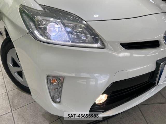 Toyota PRIUS 2012-06 322126-12