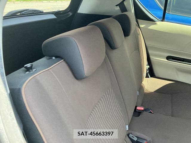 Toyota AQUA 2013-06 260537-5