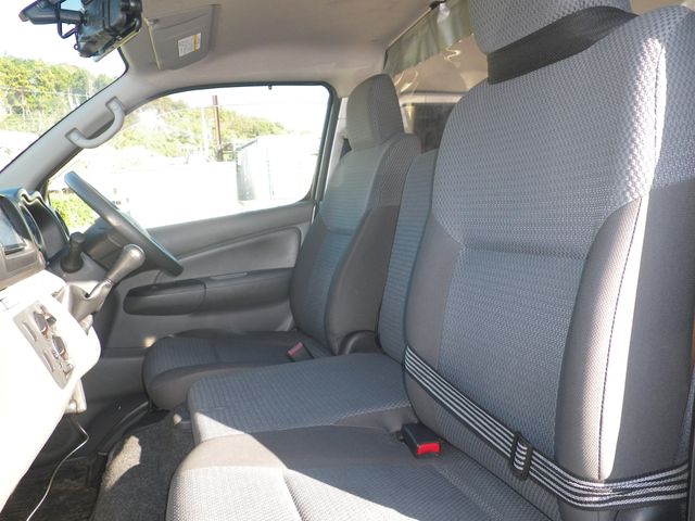 Nissan NV350 Caravan 2016-06 189159-4