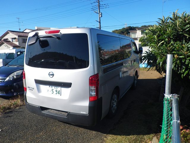 Nissan NV350 Caravan 2016-06 189159-1