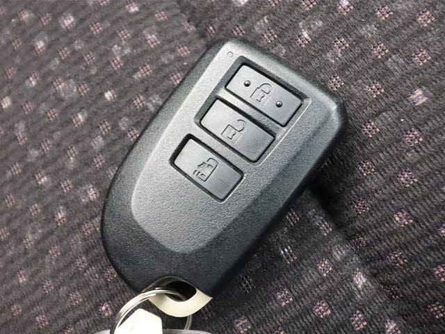 Toyota SPADE 2012-09 15856-27