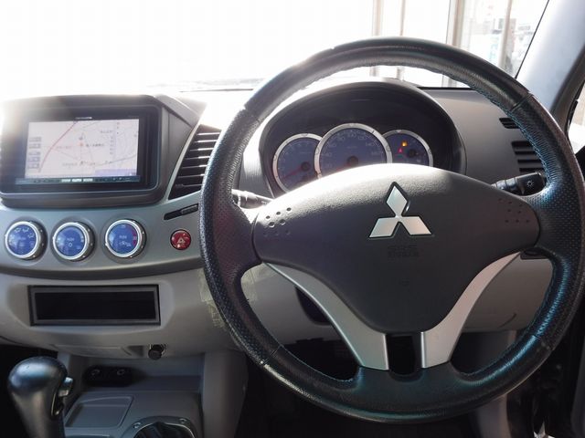 Mitsubishi TRITON 2009-04 9473-8