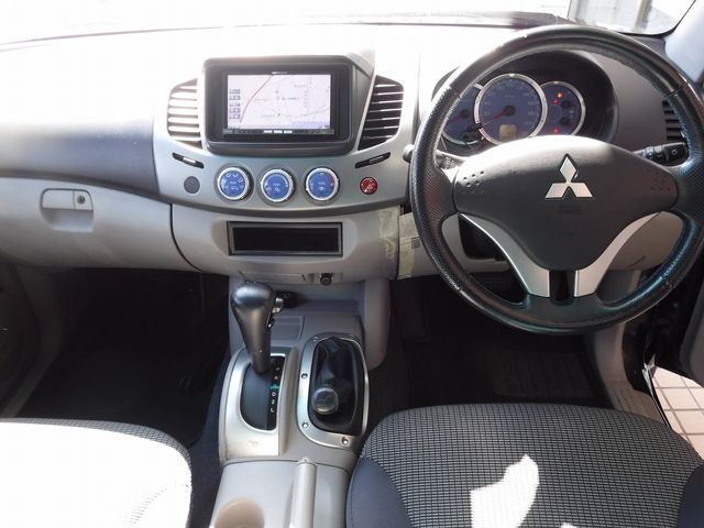 Mitsubishi TRITON 2009-04 9473-1