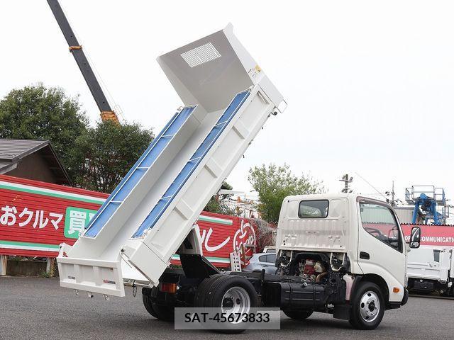 Hino DUTRO 2018-01 296699-15