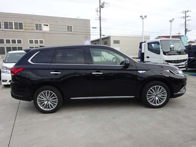 Mitsubishi OUTLANDER PHEV 2019-05 9270-12