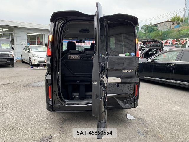 Honda STEP WGN 2015-06 324673-20