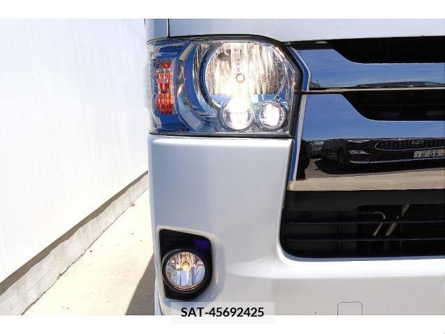 Toyota REGIUSACE VAN 2019-01 283012-8