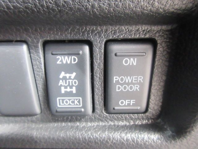Nissan ELGRAND 2013-01 190005-18