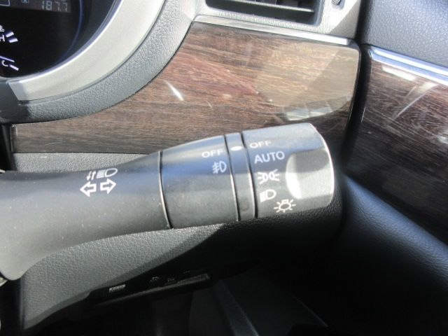 Nissan ELGRAND 2013-01 190005-24