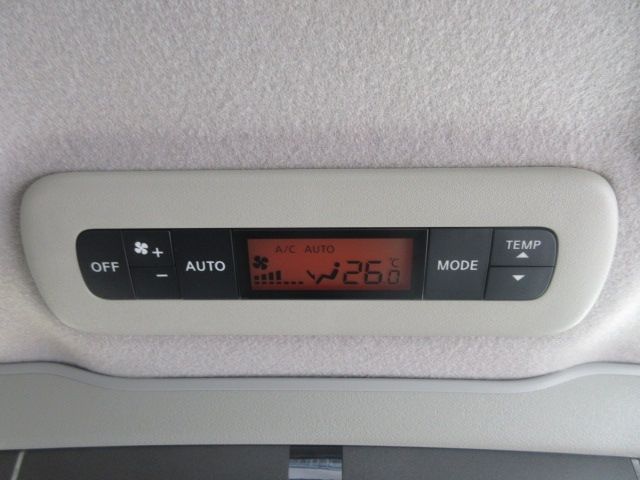 Nissan ELGRAND 2013-01 190005-22