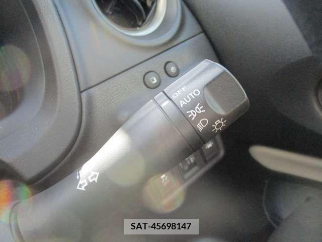 Nissan NOTE 2017-06 365424-4