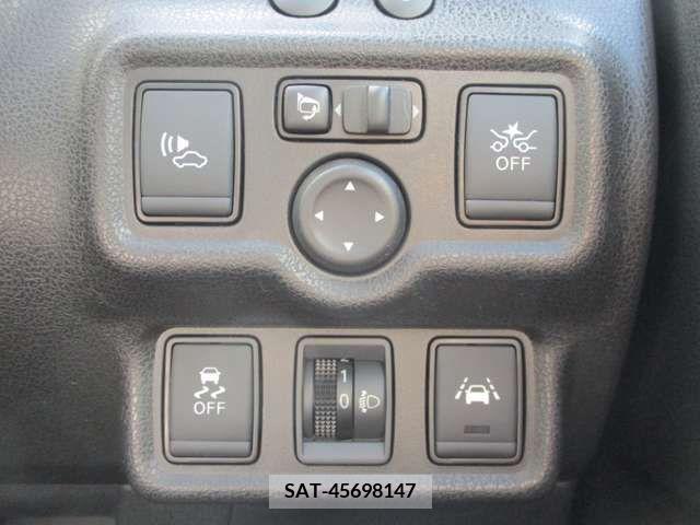 Nissan NOTE 2017-06 365424-9