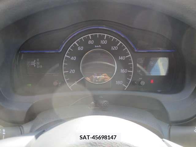 Nissan NOTE 2017-06 365424-3