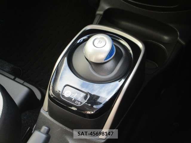 Nissan NOTE 2017-06 365424-8