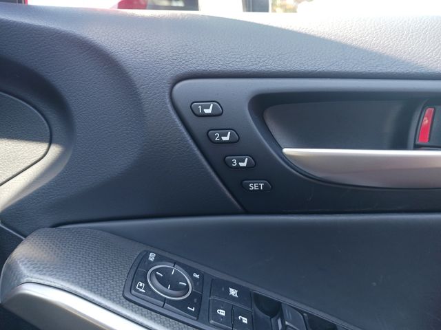 Lexus IS 2017-06 186389-18