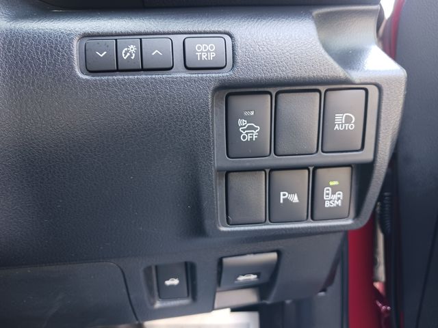 Lexus IS 2017-06 186389-17