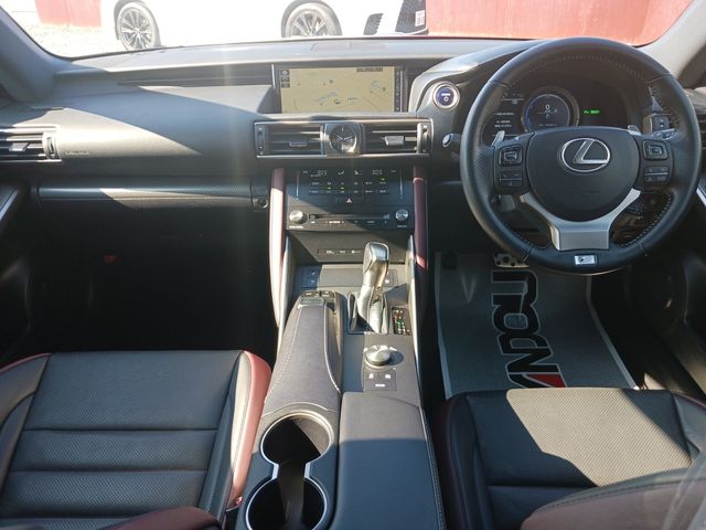 Lexus IS 2017-06 186389-8