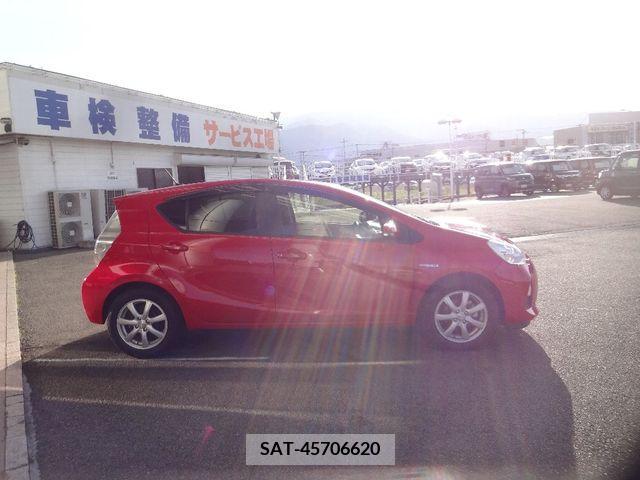 Toyota AQUA 2014-10 291828-3