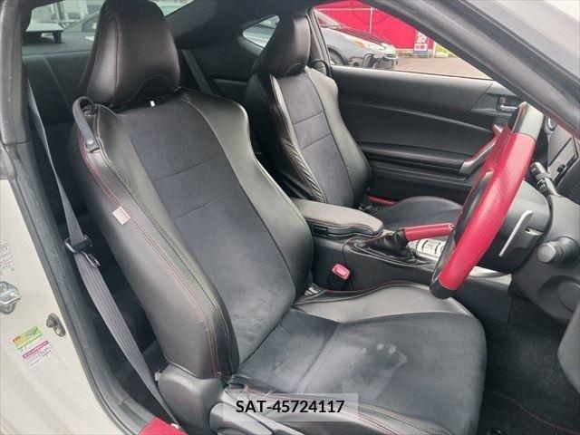 Toyota 86 2015-02 379639-5