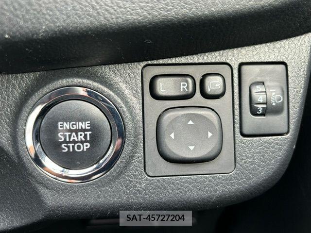 Toyota VITZ 2017-08 379015-5