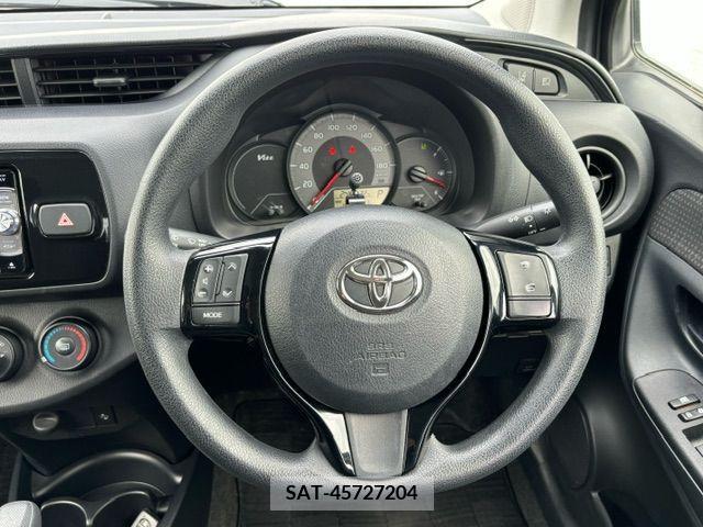 Toyota VITZ 2017-08 379015-13