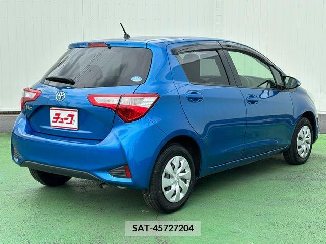 Toyota VITZ 2017-08 379015-3