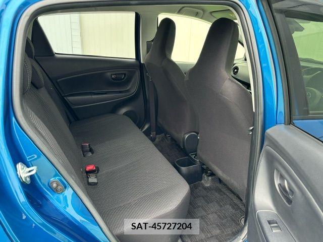 Toyota VITZ 2017-08 379015-2